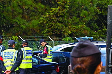 Fuga à PSP acaba em choque com autocarro