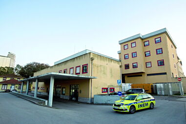 Hospital Curry Cabral, em Lisboa, poderá vir a ser transformado numa unidade dedicada exclusivamente ao tratamento de doentes infetados com a Covid-19