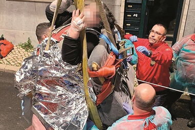 Homem com 300 quilos retirado de casa com grua morreu no hospital em Loures