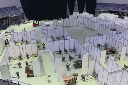 Cadeias querem dar telemóveis aos presos