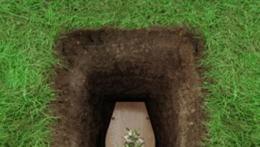Bebé enterrado vivo começa a chorar durante o seu funeral