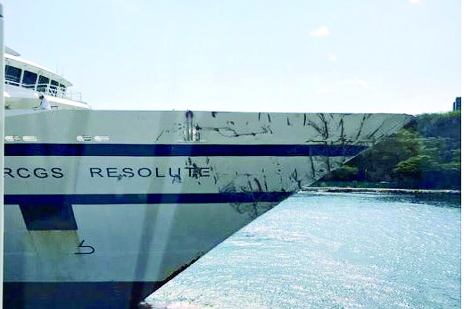 ‘Resolute’ está à guarda da Holanda, com a proa danificada após colidir com um patrulha da Armada venezuelana