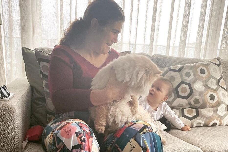 Dolores Aveiro e a neta Valentina