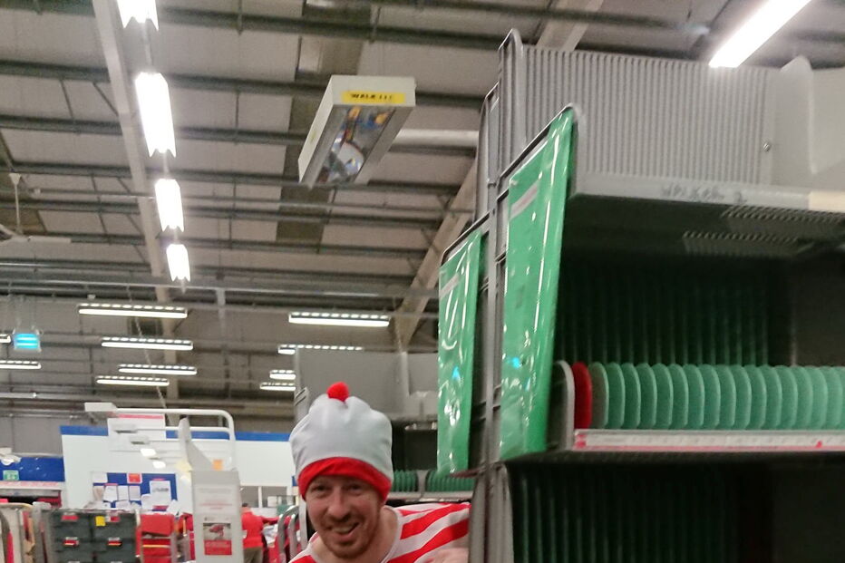 Glen Walton mascarou-se de diversas personagens