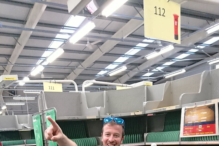 Glen Walton mascarou-se de diversas personagens