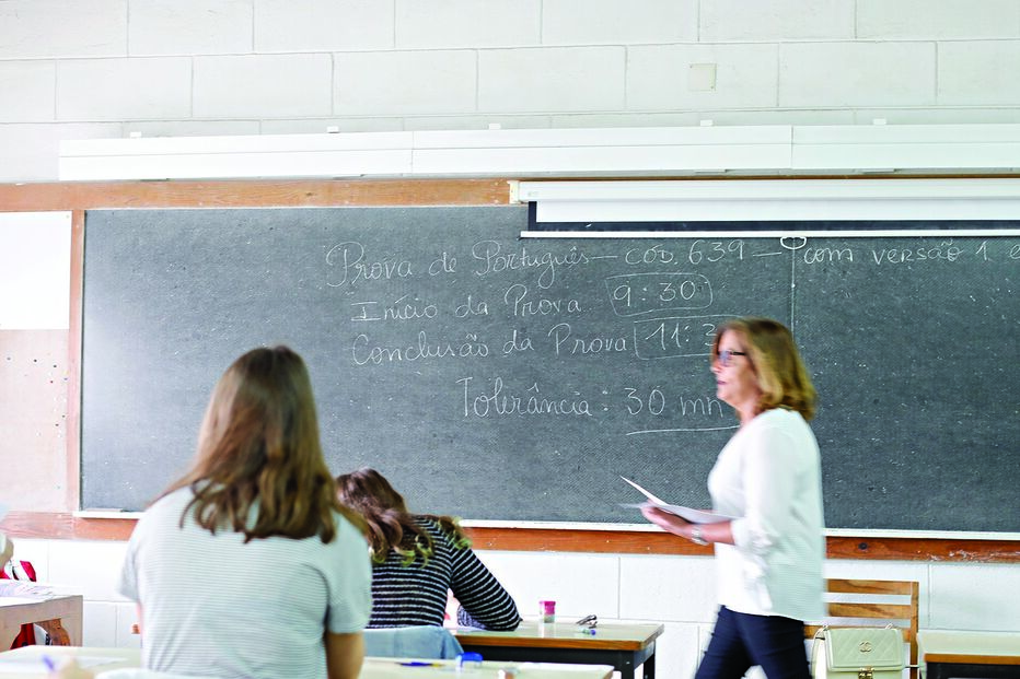 Exames nacionais do Ensino Secundário tinham início previsto a 15 de junho, segundo o calendário deste ano letivo    