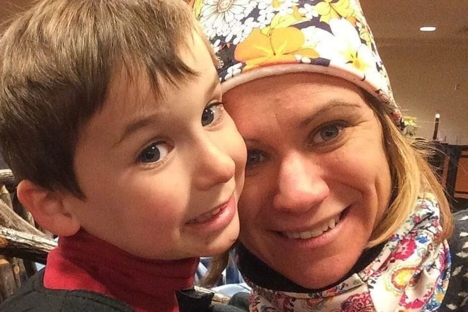 Maeve Kennedy com o filho