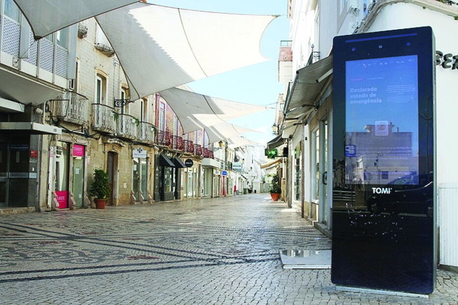 Negócios e lojas encerrados