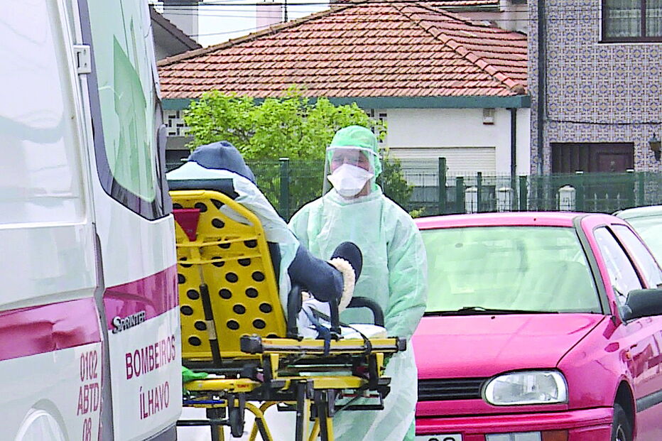 Mais um utente do Lar de S. José deu entrada no hospital, para observação