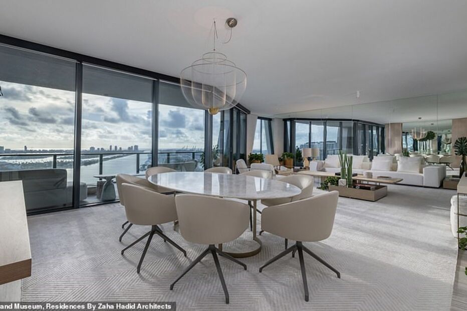 2020-04-10_18_46_13 26609314-8169923-image-a-109_1585614603972.jpg