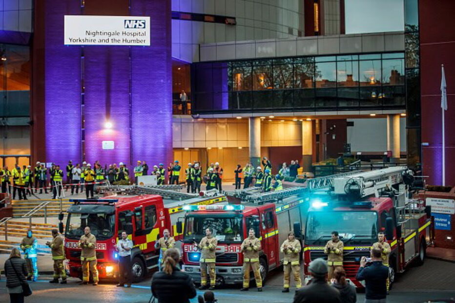 Enfermeiros portugueses na linha de combate no Reino Unido 