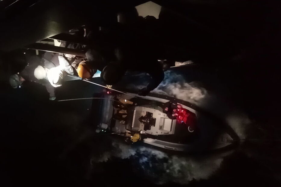 Tripulante de navio mercante salvo após 30 horas perdido em alto mar a 480 kms dos Açores