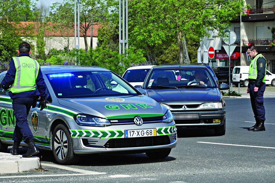 Polícias realizaram quase 17 mil operações de fiscalização entre quinta e segunda-feira, no âmbito da operação ‘Páscoa em casa’ 