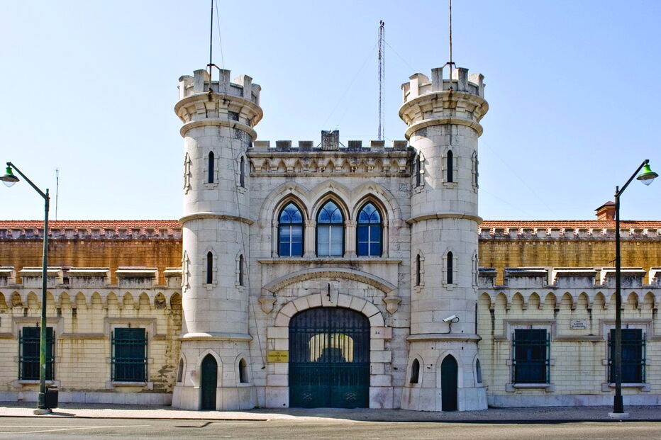 Recluso de 37 anos foi libertado do Estabelecimento Prisional de Lisboa, no âmbito da lei de perdão de penas e saídas extraordinárias  
