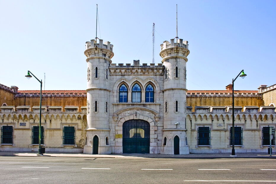 Recluso de 37 anos foi libertado do Estabelecimento Prisional de Lisboa, no âmbito da lei de perdão de penas e saídas extraordinárias  