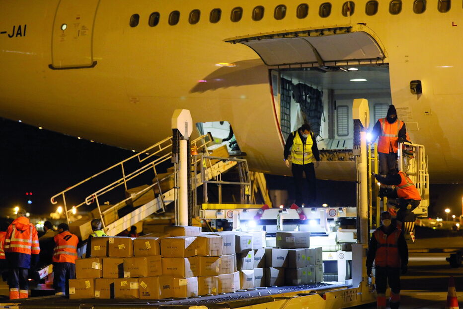 Embaixada portuguesa em Pequim está a ajudar câmaras e instituições interessadas a encontrar fornecedores chineses com material de proteção certificado 