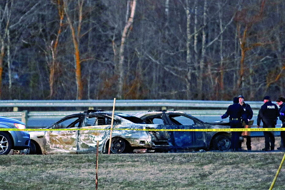 Atirador incendiou várias viaturas em várias localidades durante onda de terror que durou mais de 12 horas