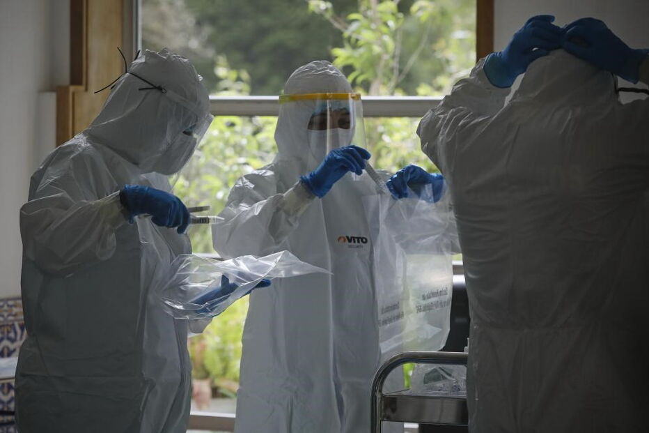 Idosos de lar fazem testes de despiste ao coronavírus em Santa Maria da Feira