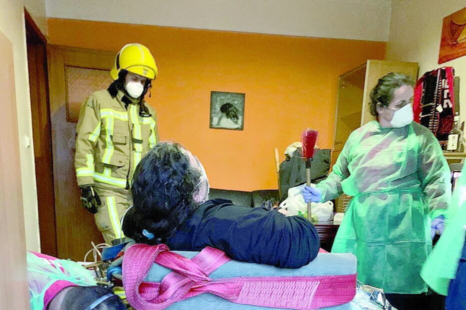 Grua usada no resgate de homem com 300 kg em Camarate  