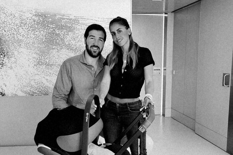 Carolina Patrocínio sai do hospital após parto do quarto filho