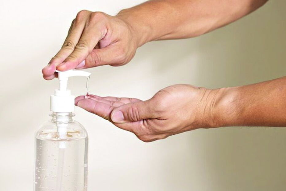 Homem bebeu álcool-gel 