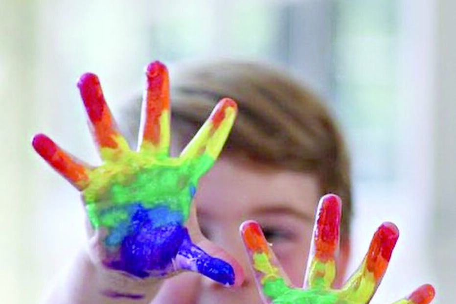 Príncipe Louis celebra segundo aniversário