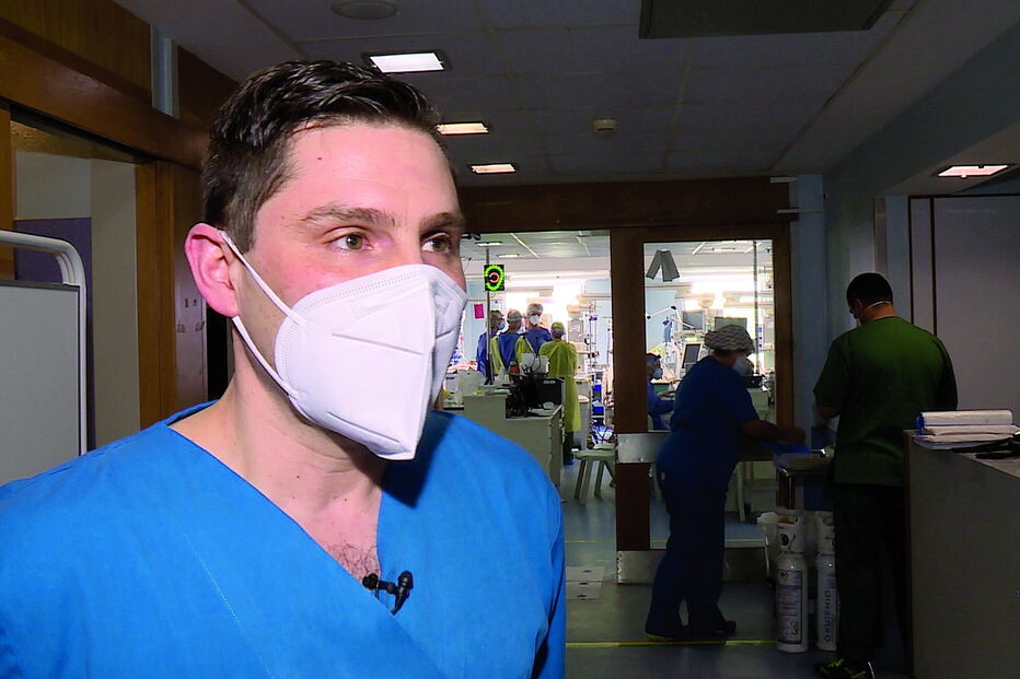 O Hospital de São João, no Porto, é um dos que estão na frente da batalha. É ali que Nuno Esteves trabalha   