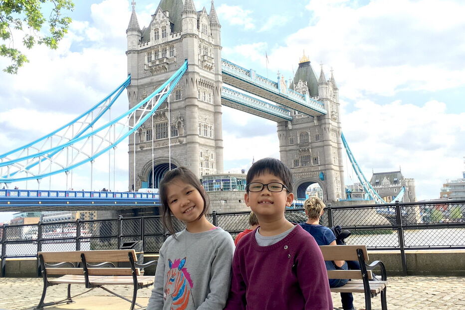 Duas crianças vietnamitas fazem doação de 20 mil máscaras ao Reino Unido