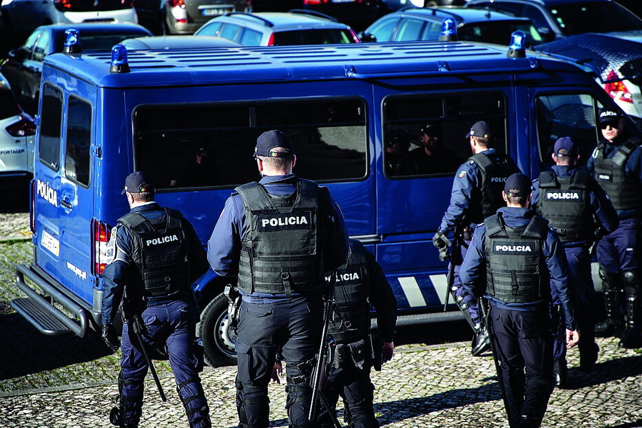 PSP atacada com tiros e cão pitbull em festa ilegal em Elvas