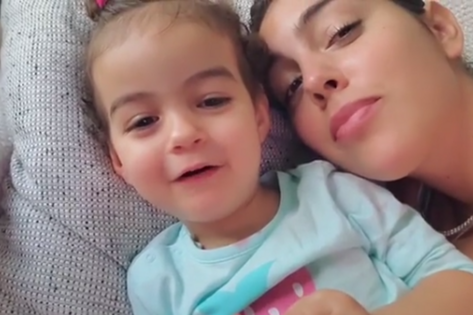 Georgina Rodríguez com a filha Alana