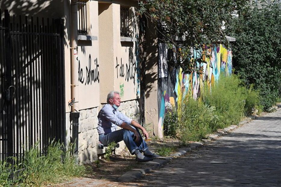 Rua de Paris, em França, durante pandemia do coronavírus