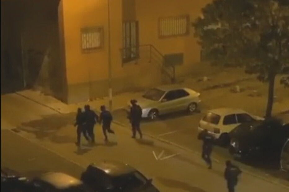 2020-04-28_12_42_45 Quatro agentes da PSP feridos durante confrontos em bairro de Sintra. Veja as imagens.jpg