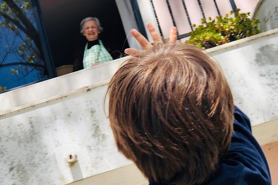 Mateus visita a bisavó