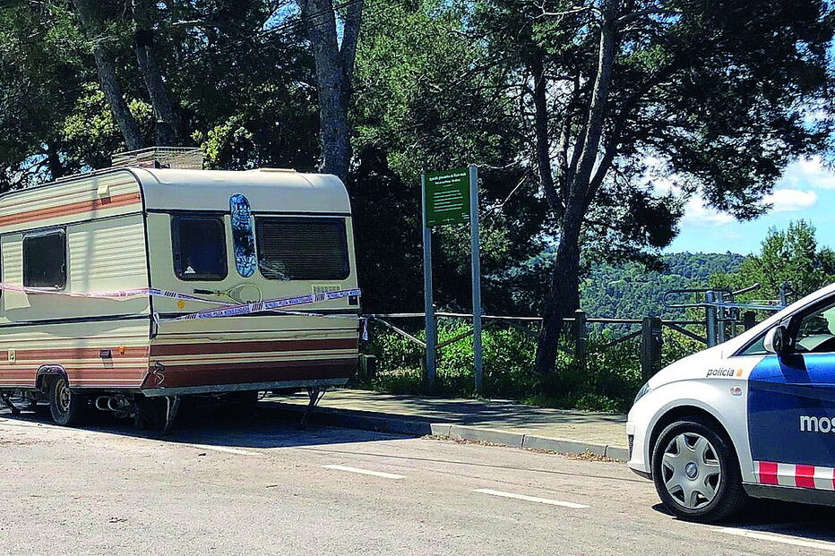 Rulote onde o homem vivia e onde acabou por ser detido pouco depois do último crime 