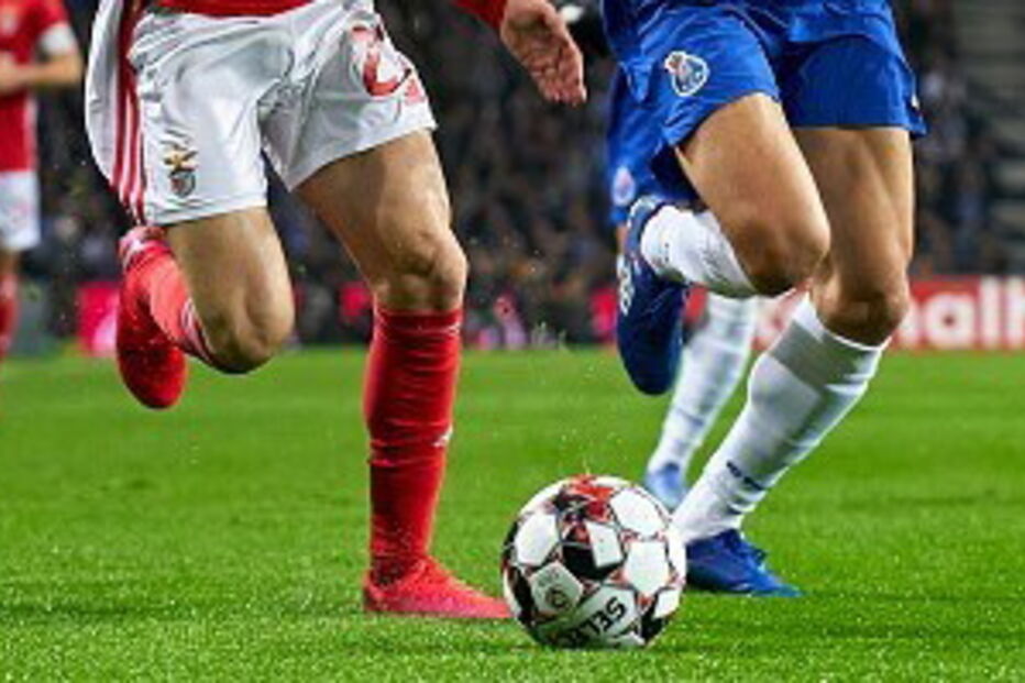 Jogadores do Benfica - FC Porto em campo