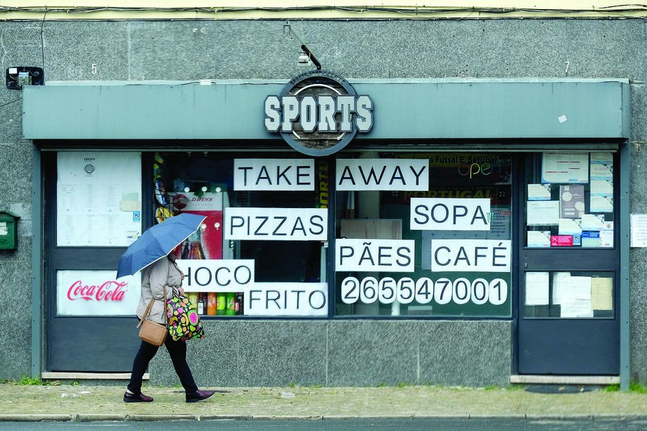 Emergência permite restaurantes abertos apenas em regime de takeaway 