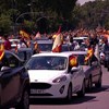 Centenas de carros invadem Madrid em manifestação do VOX contra a gestão da crise de coronavírus pelo governo espanhol