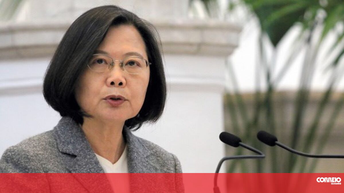 Taiwan leader urges troops to remain calm over Chinese threats
