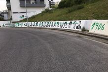 Rotunda com figuras históricas do Benfica junto ao Estádio da Luz vandalizada com pinturas ligadas ao Sporting
