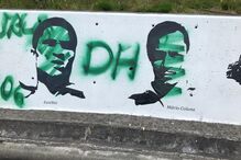 Rotunda com figuras históricas do Benfica junto ao Estádio da Luz vandalizada com pinturas ligadas ao Sporting