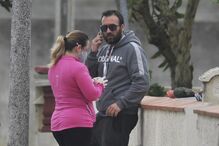 Pai da menina durante as buscas