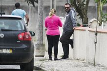 Pai da menina durante as buscas