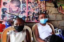 Prático e barato: O penteado coronavírus com tranças em forma de antenas que é moda em África