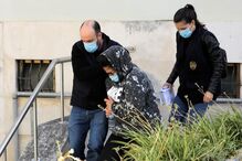 Madrasta de Valentina à chegada do Tribunal de Leiria	