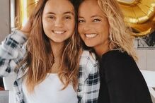 Bárbara Norton de Matos e a filha Luz