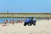 A praia de Matosinhos não tinha tanta gente há muito tempo 