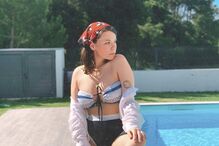 Mel Jordão na piscina