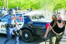 Protestos por morte de afro-americano às mãos de polícia incendeiam Minneapolis