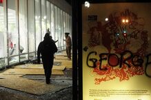 Manifestantes durante protestos contra morte de George Floyd em Oakland, Califórnia