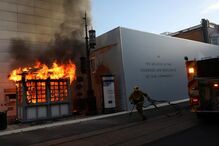 Fogo, vandalismo e destruição: protestos por George Floyd em Minneapolis escalam violência 